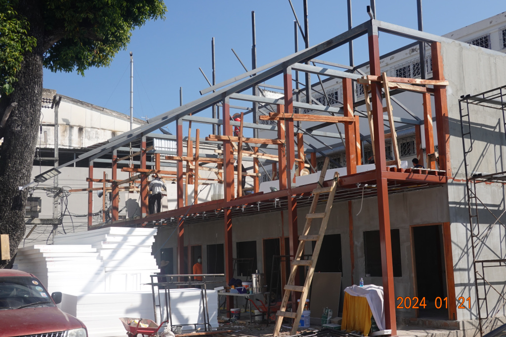 Monk's quarters building under construction, Wat Chetawan, Chiang Mai, Thailand